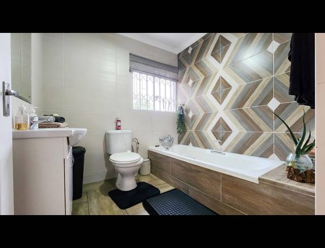 4 BEDROOM HOUSE FOR SALE IN VAALPARK